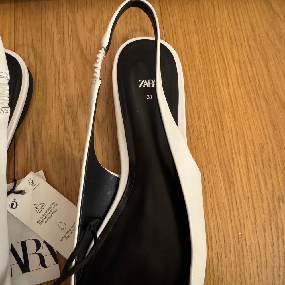 NWT Zara White Flats - Picture 2 of 2